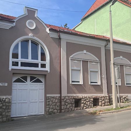 Berzsenyi Apartmanhaz Kaposvár Exterior foto